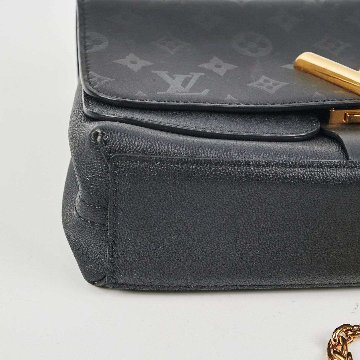 Louis Vuitton Very Chain Black Shoulder Bag