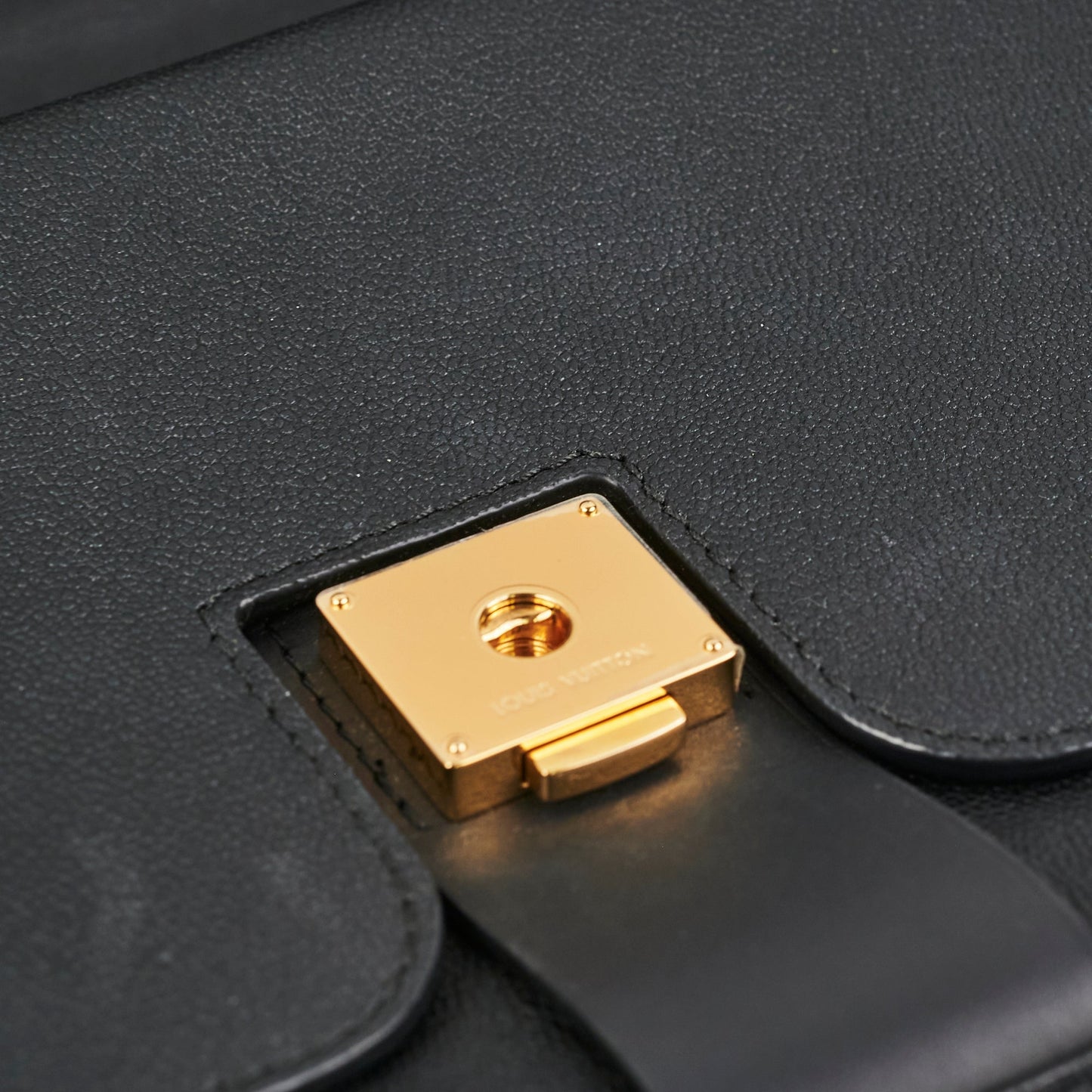 Louis Vuitton Very Chain Black Shoulder Bag