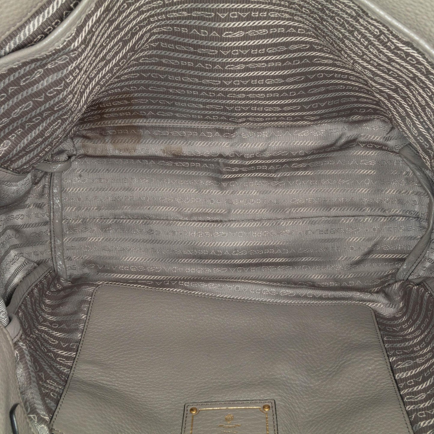 Prada Vitello Daino Satchel (SHG-pHr9bF)