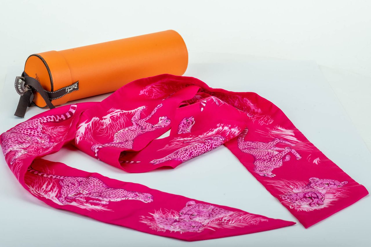 Hermes Guepards Fuchsia Thin Maxi Twilly