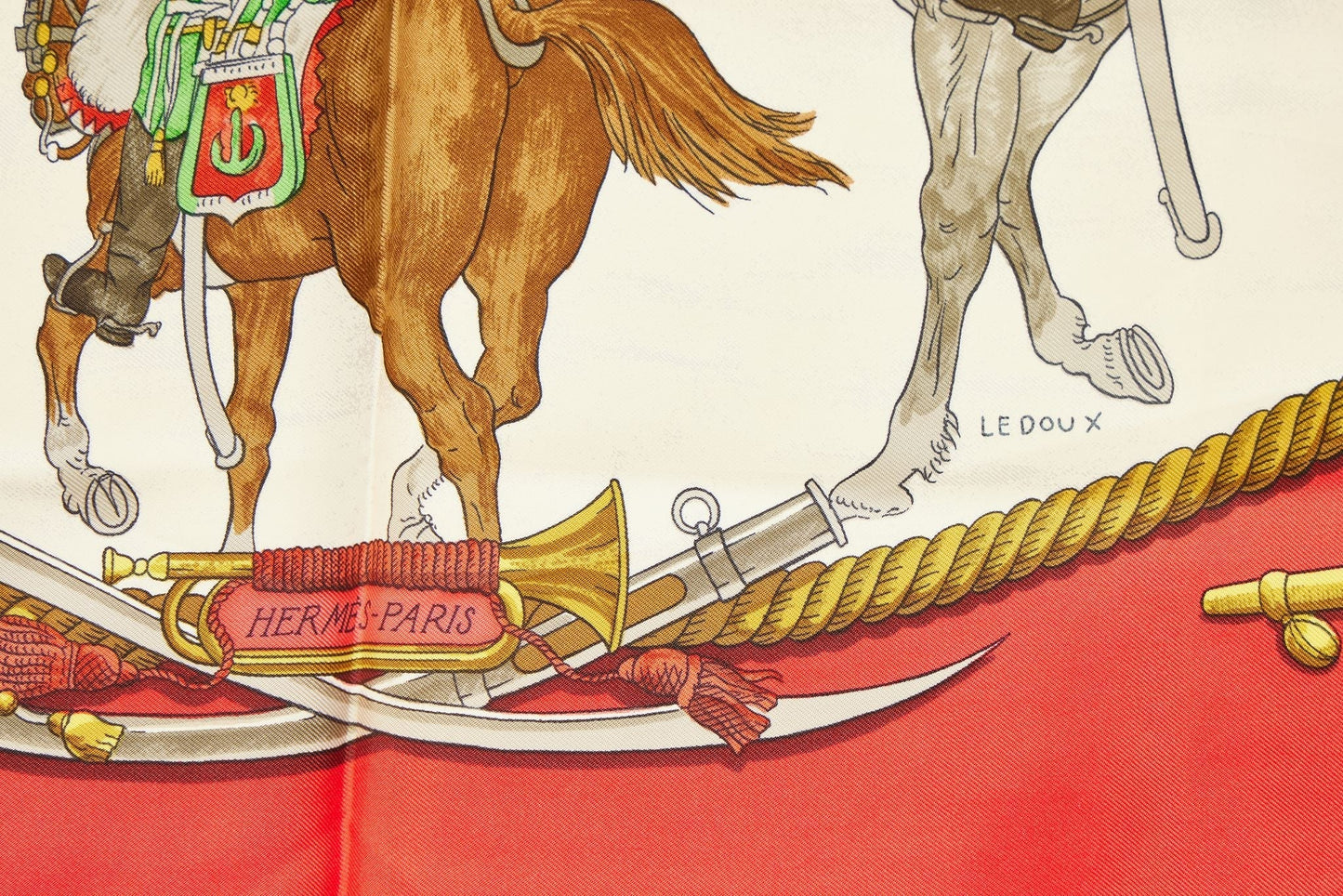 Hermes Red Marine et Cavalerie Scarf