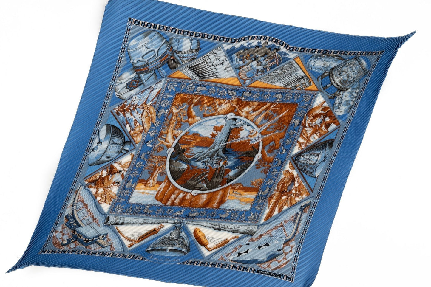 Hermes Au son de tam tam plisse Scarf