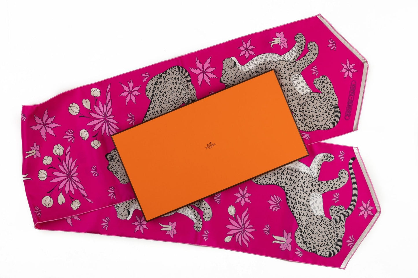 Hermes NIB Fuchsia Guepards Silk Stole