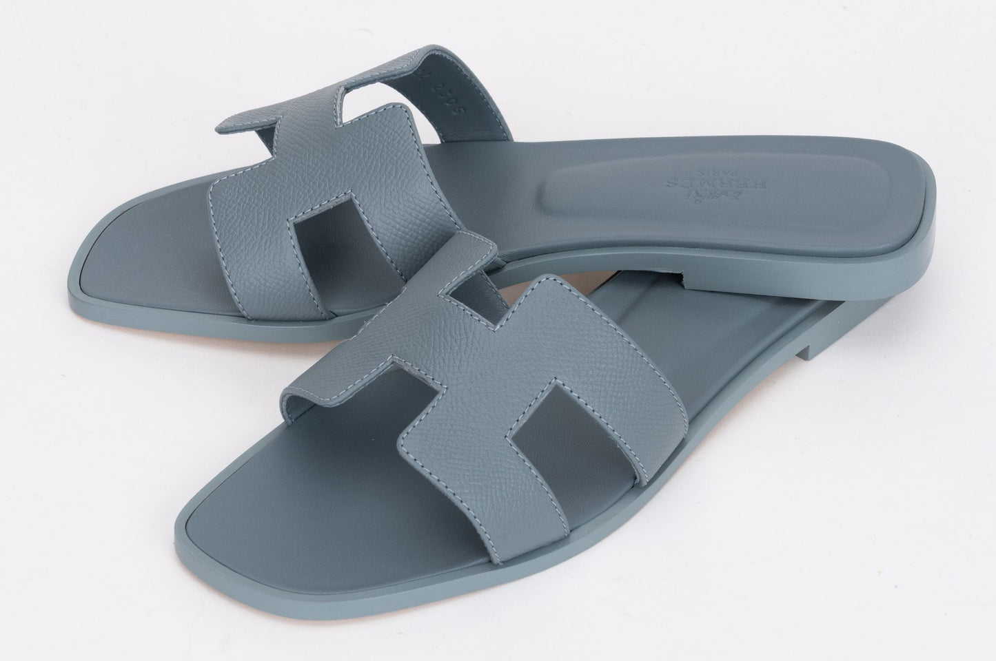Hermes BNIB Celeste Epsom Oran Sandals