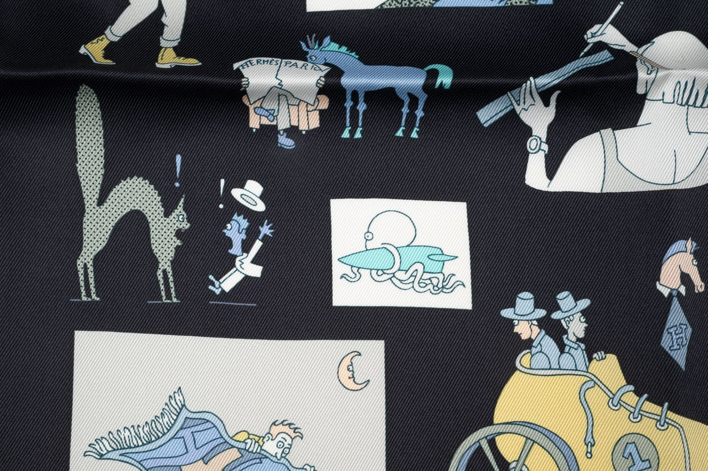 Hermes NIB "Carre Libre" Scarf 70