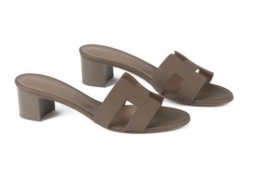 Hermes New Oasis Sandal Epsom Etoupe 37