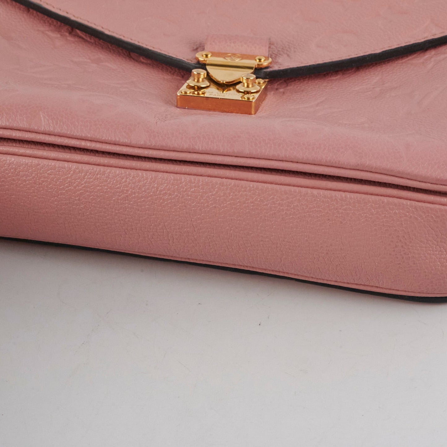 Louis Vuitton Pochette Metis Empreinte Pink