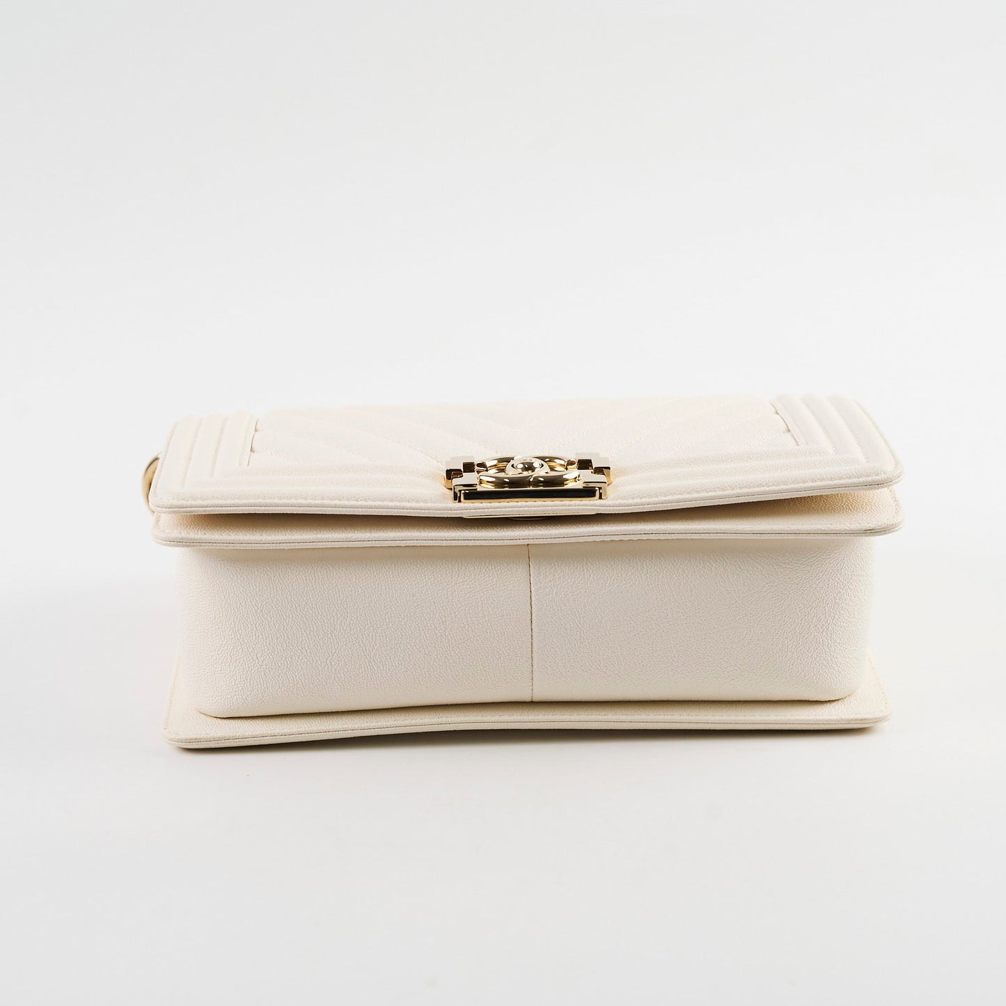 Chanel Old Medium Boy Chevron White Caviar - Series 29