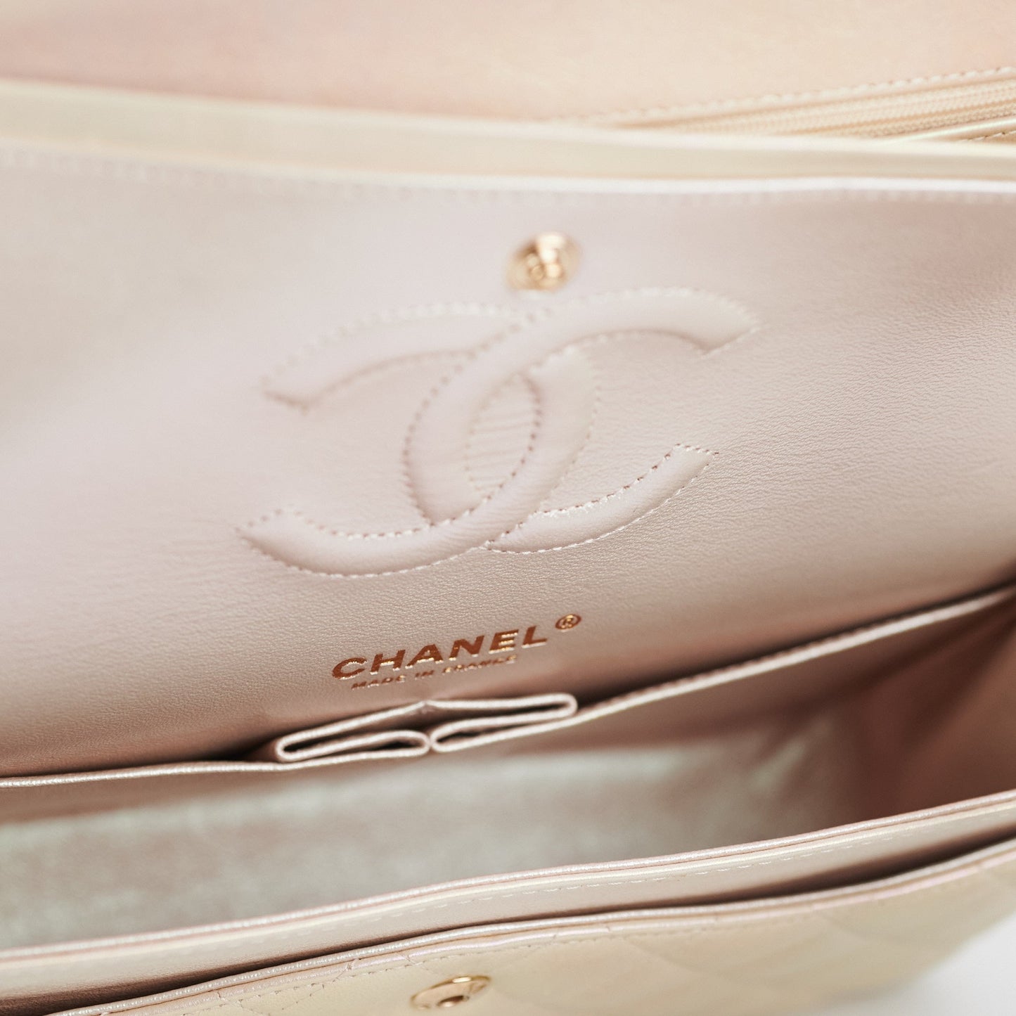 Chanel Double Flap Medium/Large Pearlescent