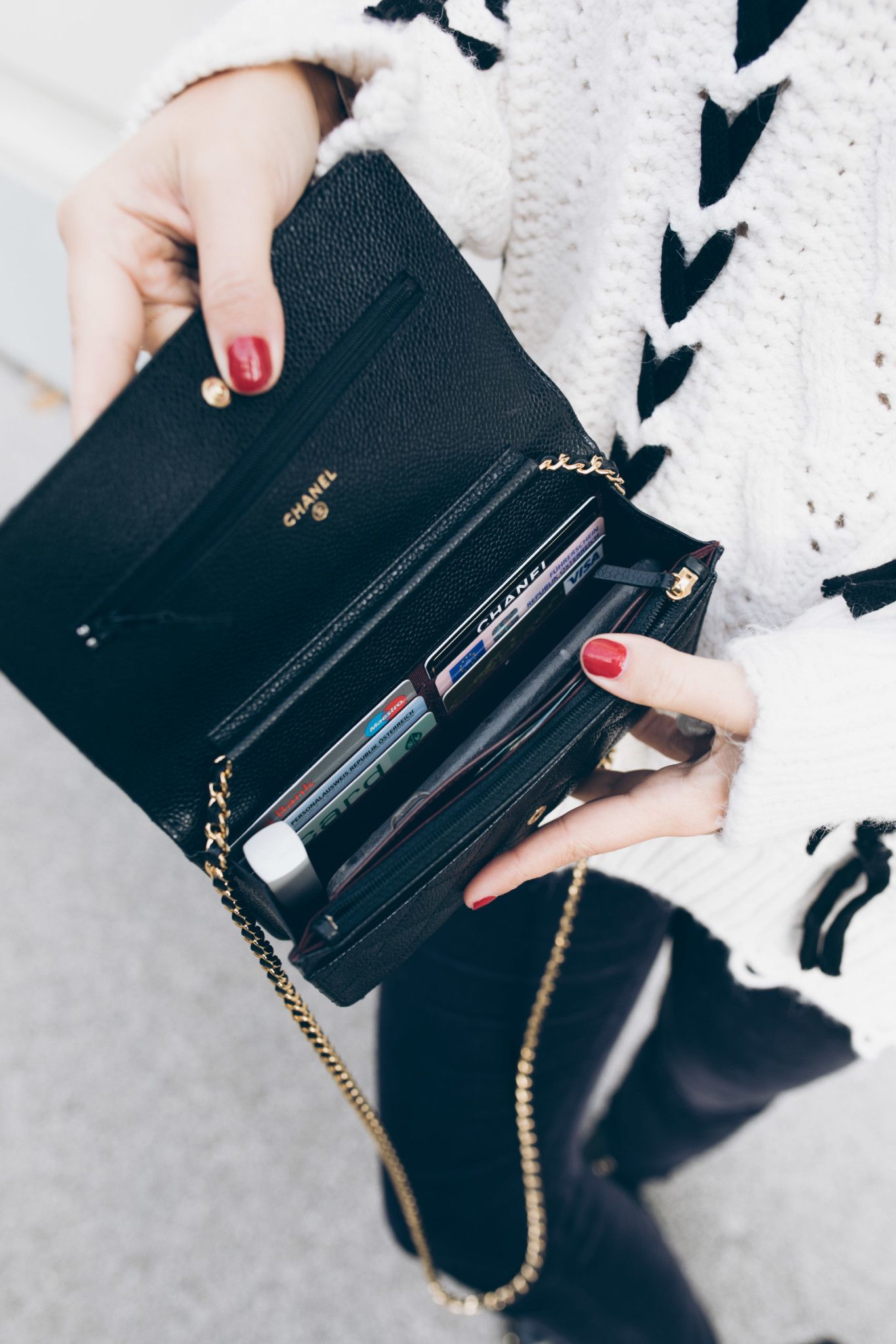 Chanel Wallet On Chain  WOC Chevron Lambskin Black SiLouis Vuittoner-Toned