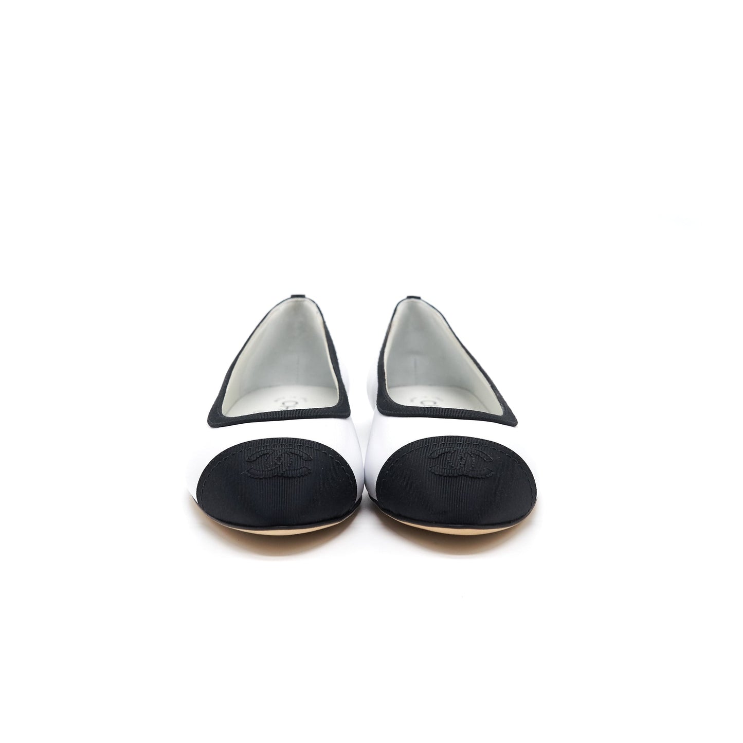 Chanel Flats Black / White Size 36.5 Handbag