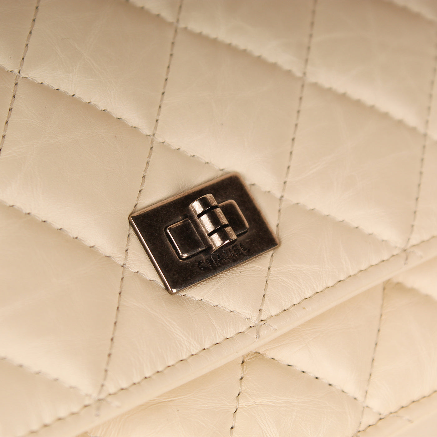 Chanel Re-issue Wallet on Chain