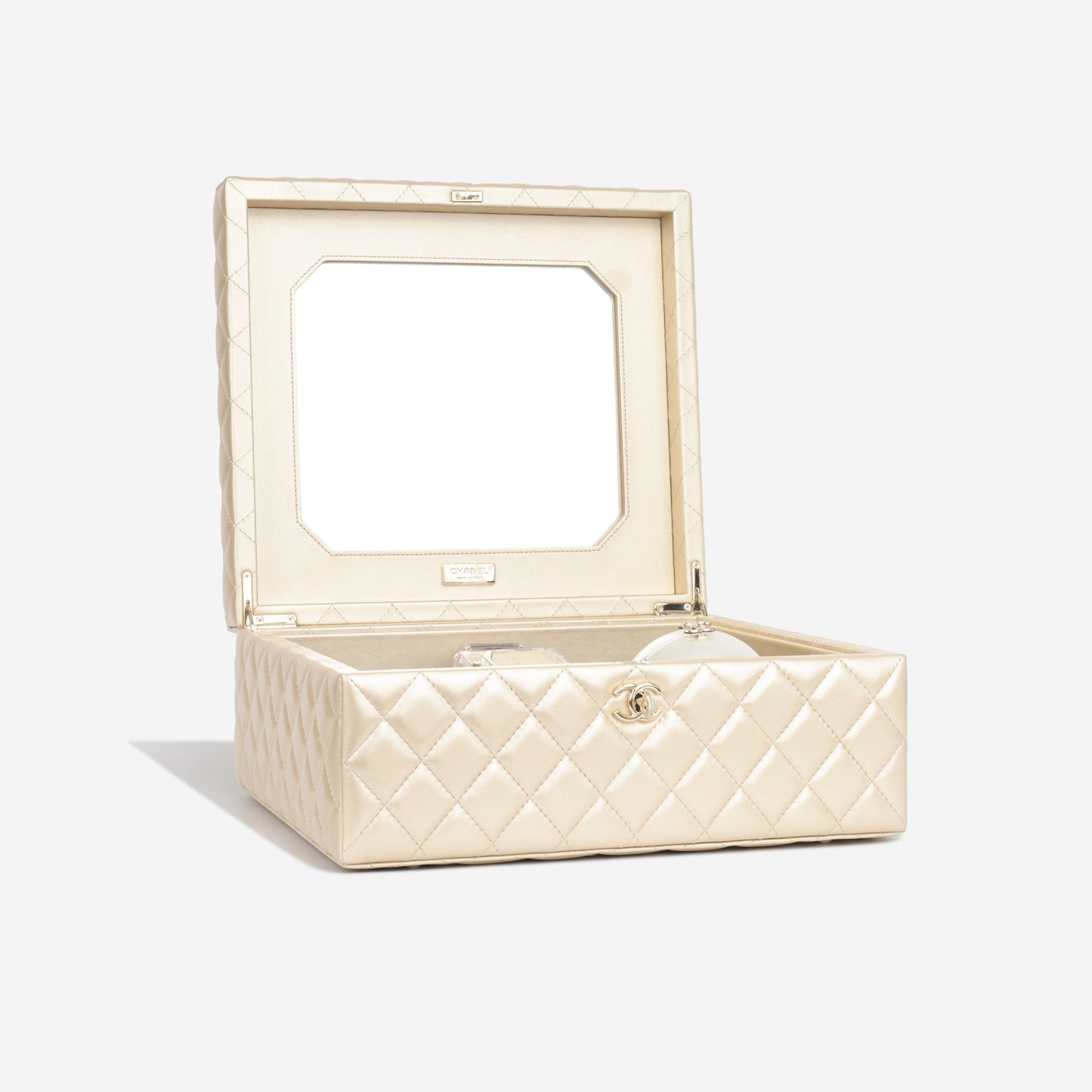 Chanel Métiers dArt Trunk