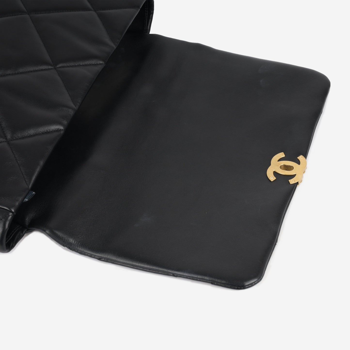 Chanel Maxi 19 Flap