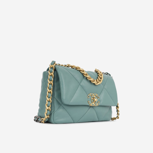Chanel Chanel 19 - Small