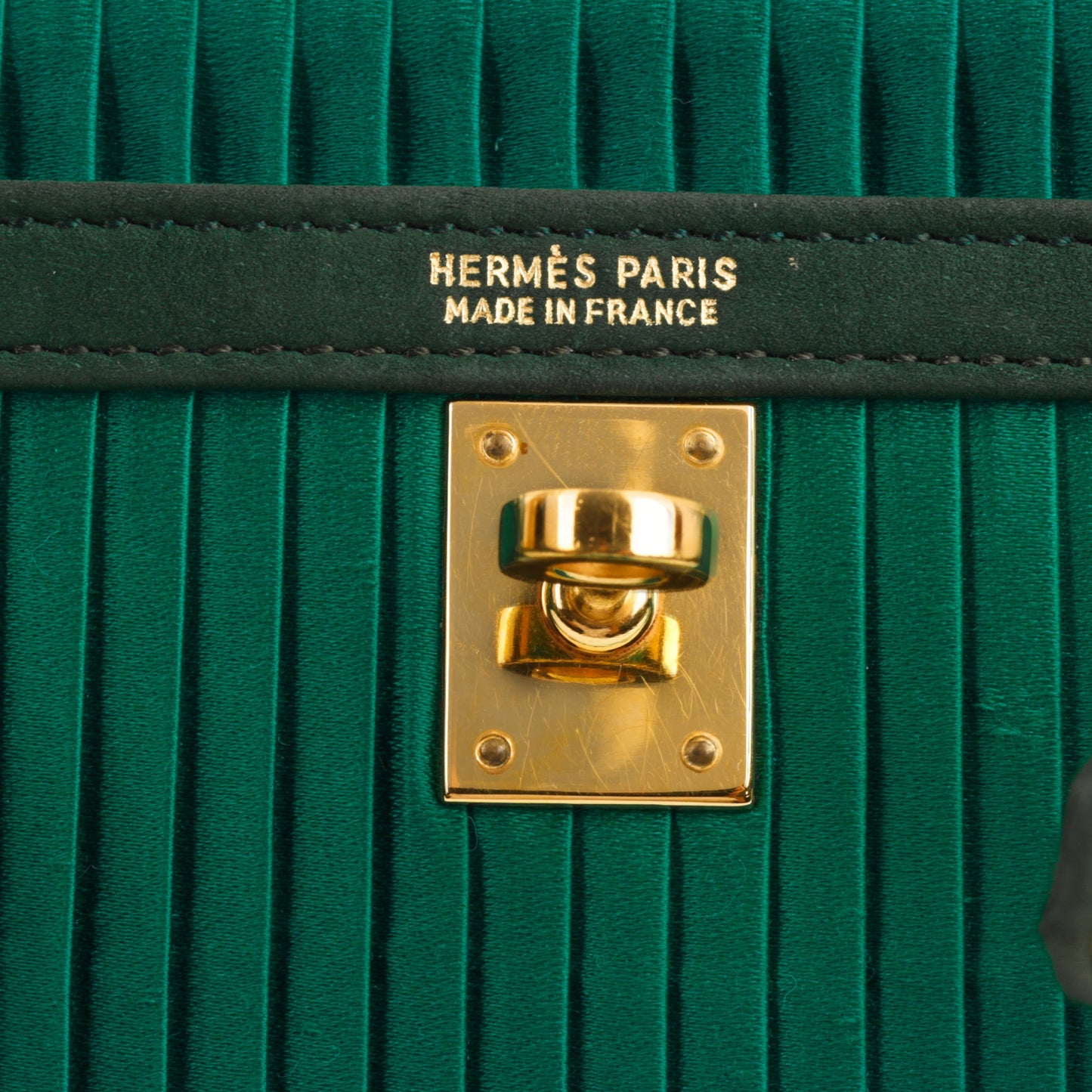 Hermès Vintage Kelly 20 - Malachite Satin/Vert Fonce Veau Velours | Gold Hardware