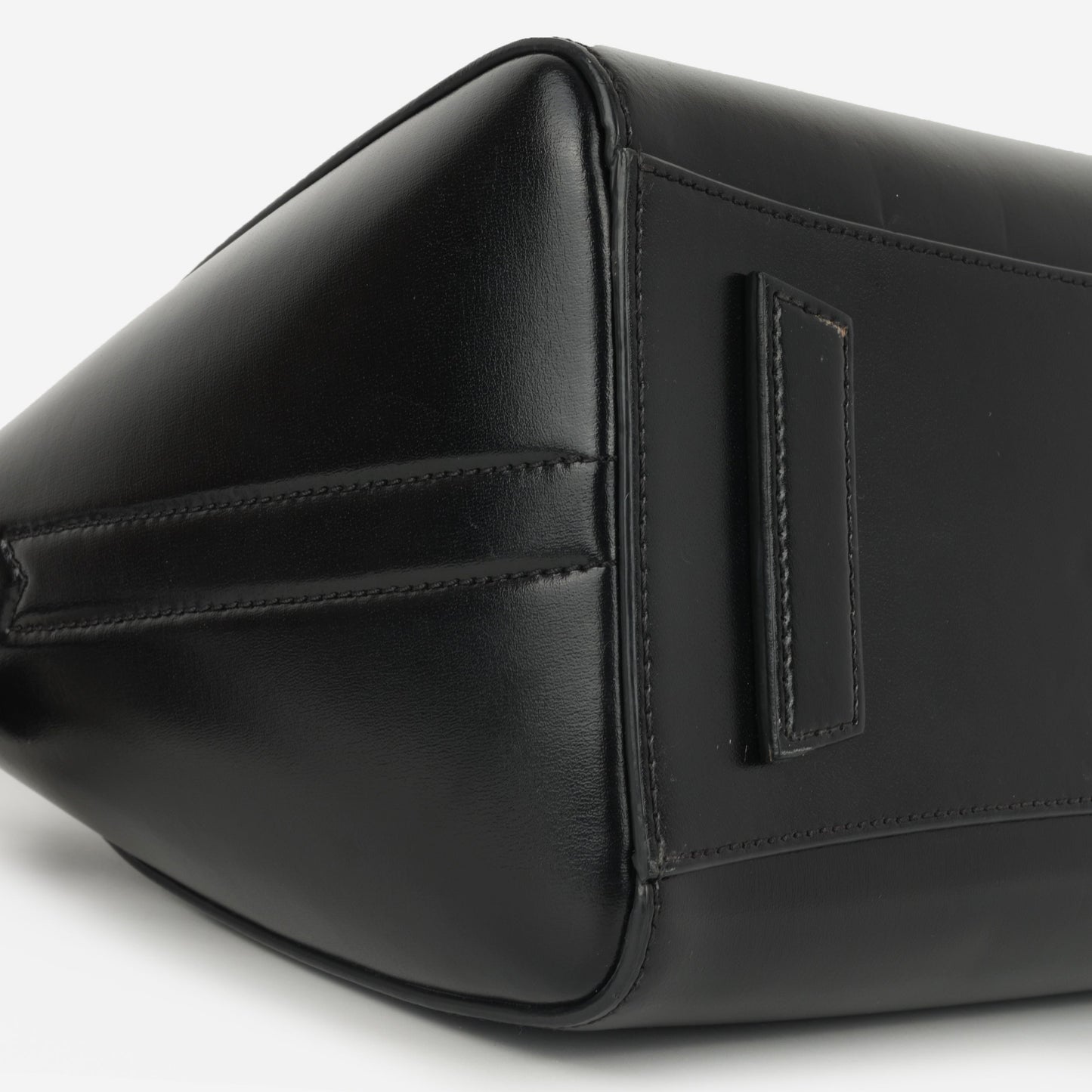 Givenchy Givenchy Medium Antigona - Black Calfskin | Silver Hardware