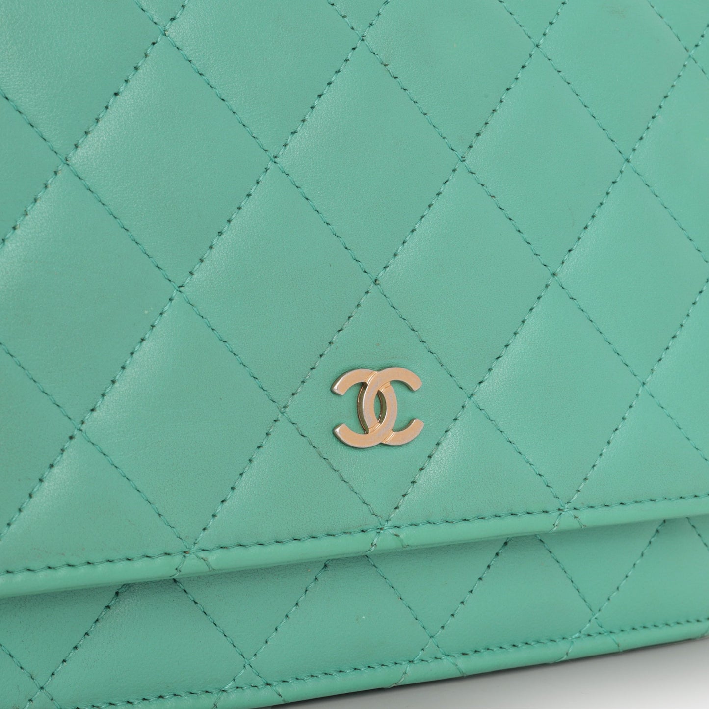 Classic Wallet on Chain - Teal Lambskin | Champagne Gold Hardware