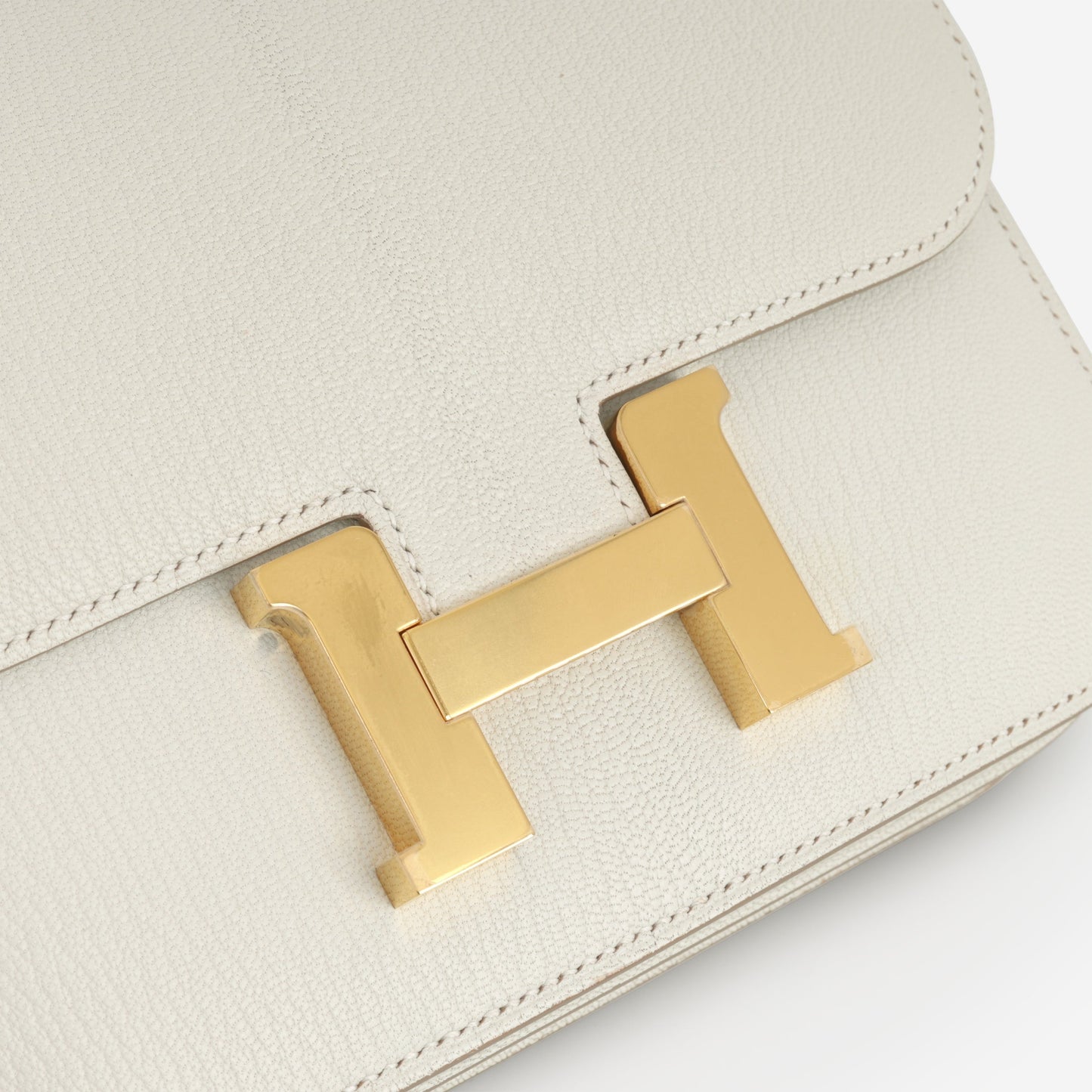Hermès Verso Constance 18 - Mushroom Chevre Mysore / Biscuit Interior | Gold Hardware
