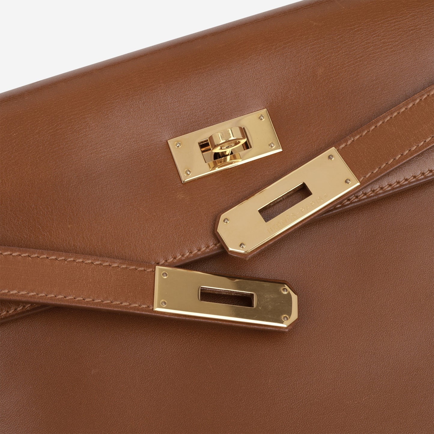 Hermès Vintage Kelly 32 Retourne - Noisette Box Calf | Gold Hardware