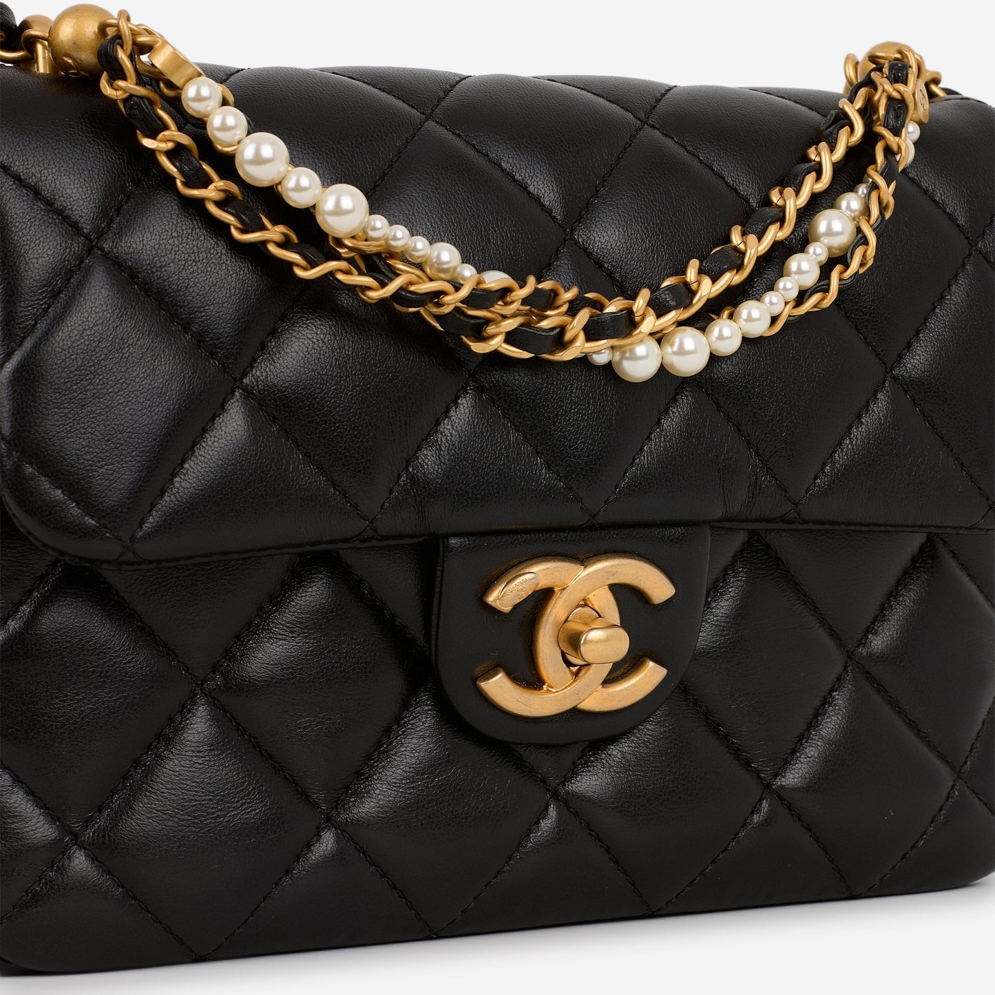 Chanel 24P Pearl Twist Flap - Black Lambskin | Gold Hardware