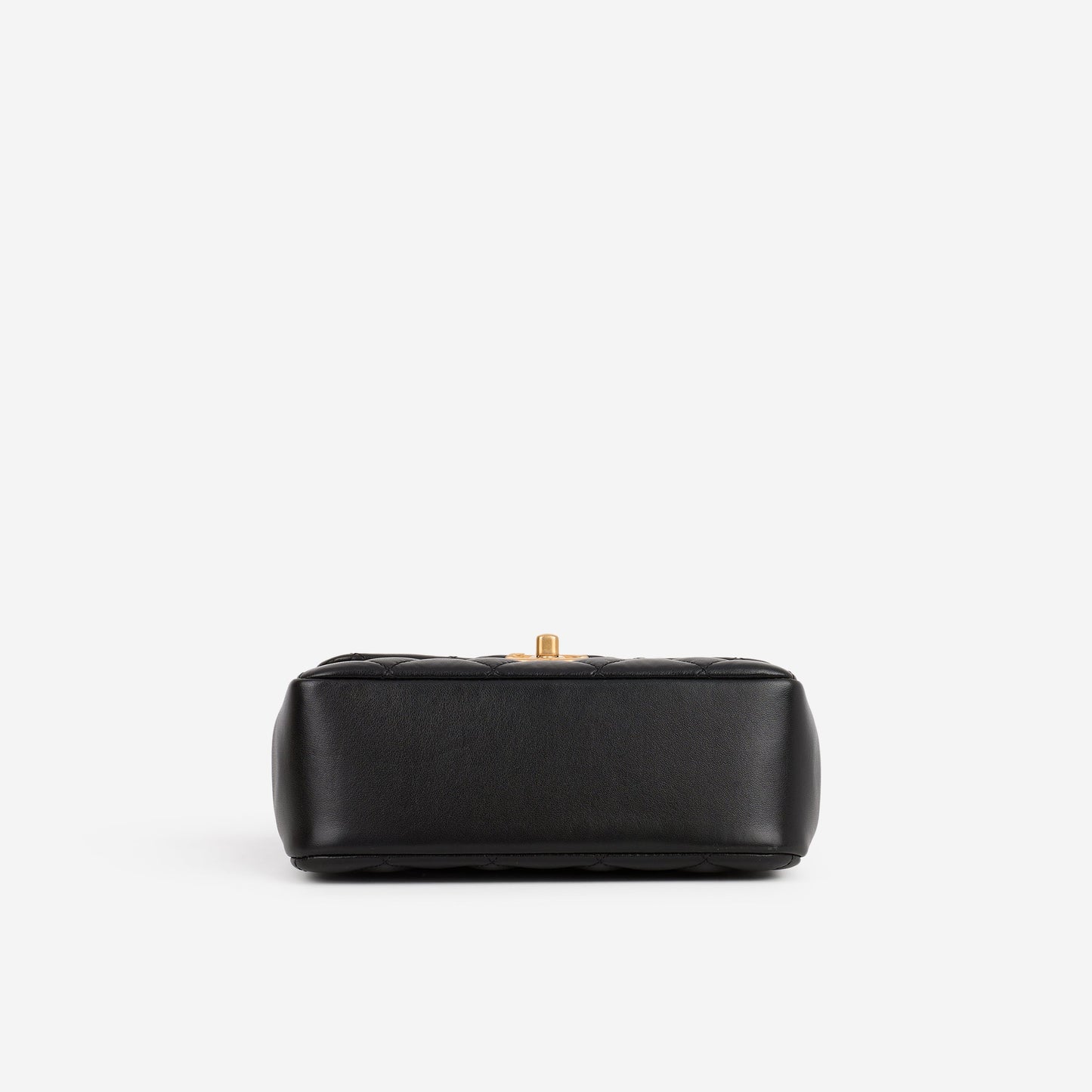 Chanel 24P Pearl Twist Flap - Black Lambskin | Gold Hardware
