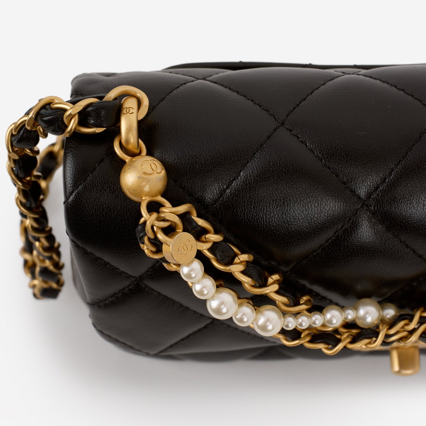 Chanel 24P Pearl Twist Flap - Black Lambskin | Gold Hardware