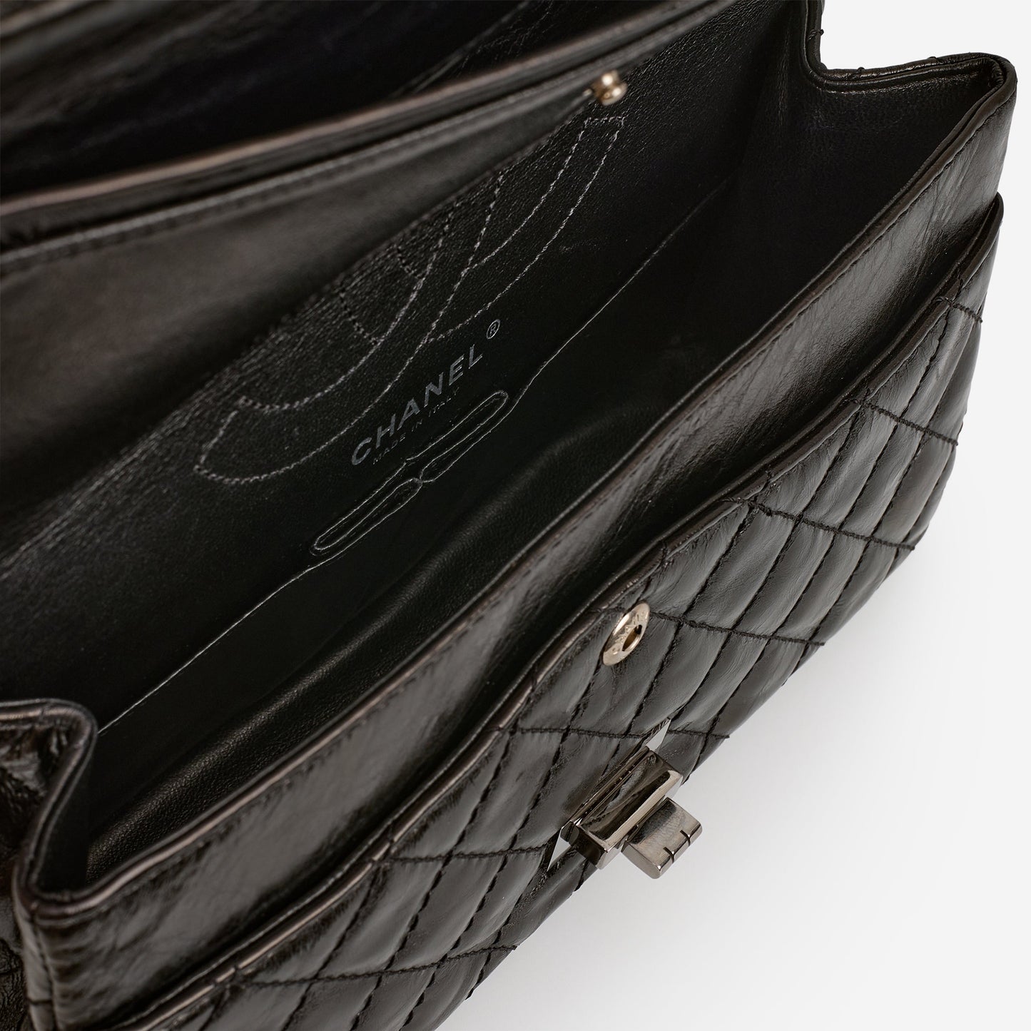 Chanel 2.55 Reissue 225 - Black Glazed Crumpled Calfskin | Gunmetal Hardware