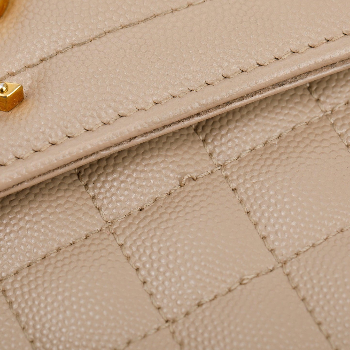 Saint Laurent 2022 Beige Grained De Poudre Medium Envelope Shoulder Bag