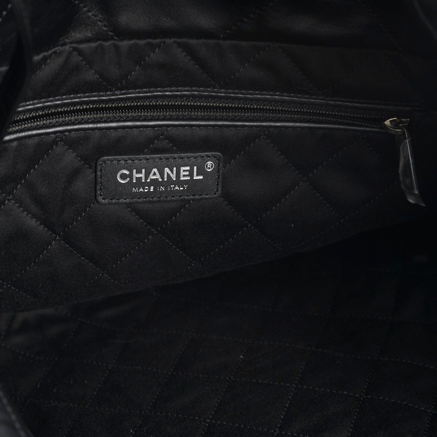 Chanel Small 22 Bag So black