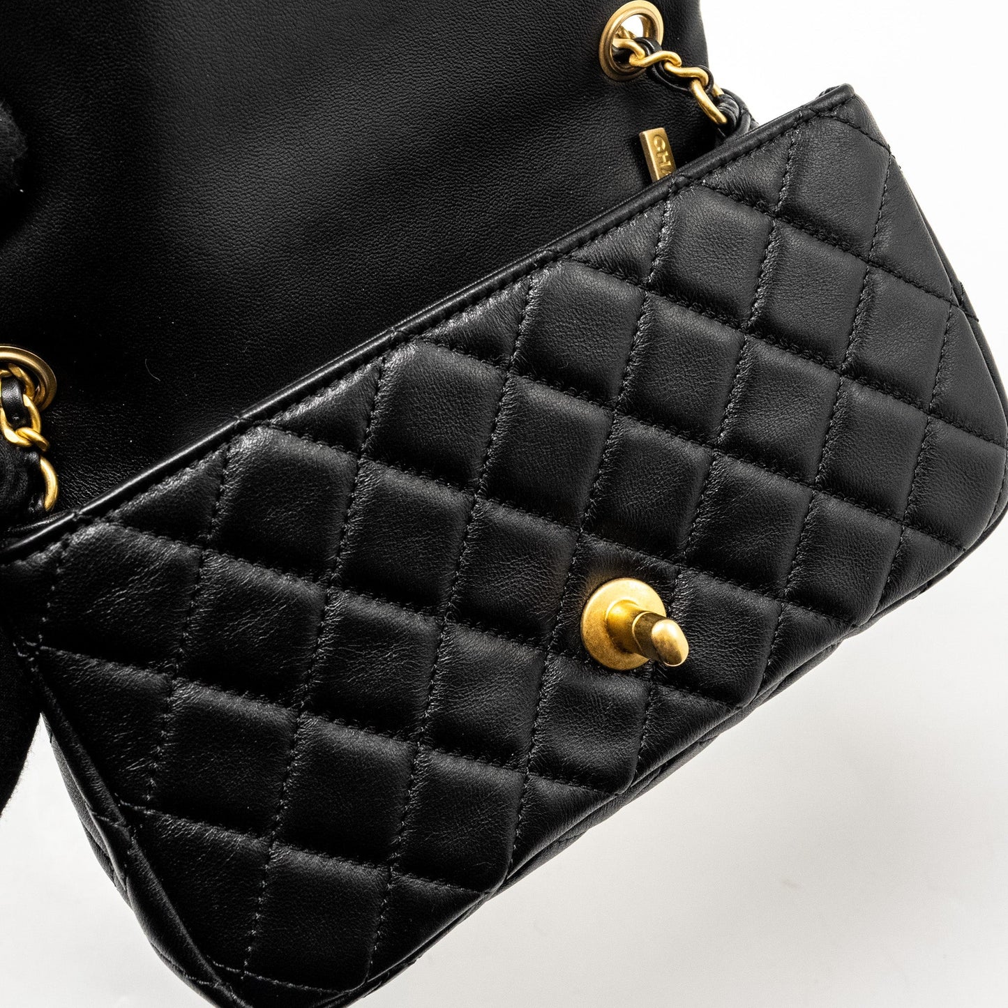 Chanel Pearl Crush mini Rectangular flap bag lambskin black  (microchip)