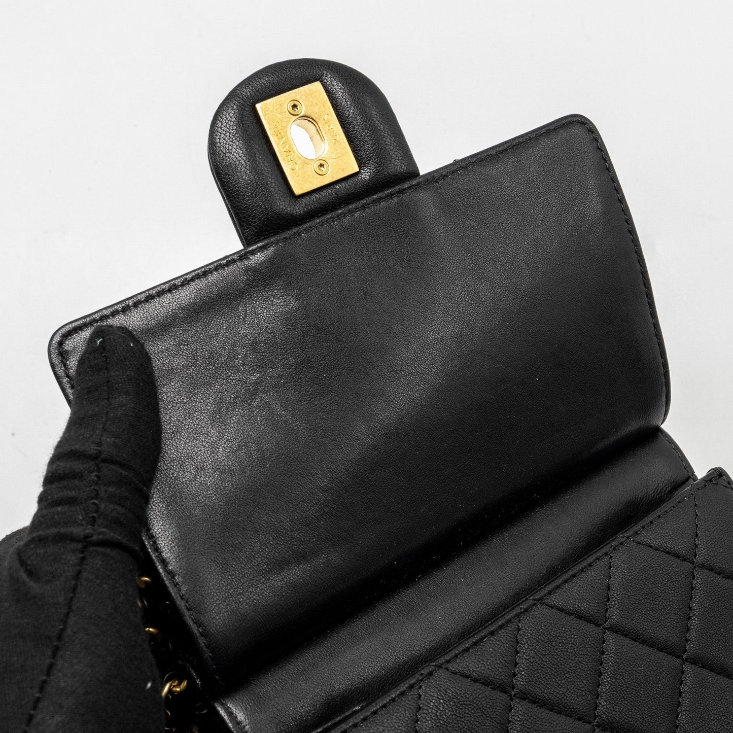 Chanel 19S Pearl Chain Quilted Vertical Flap Bag Lambskin Black