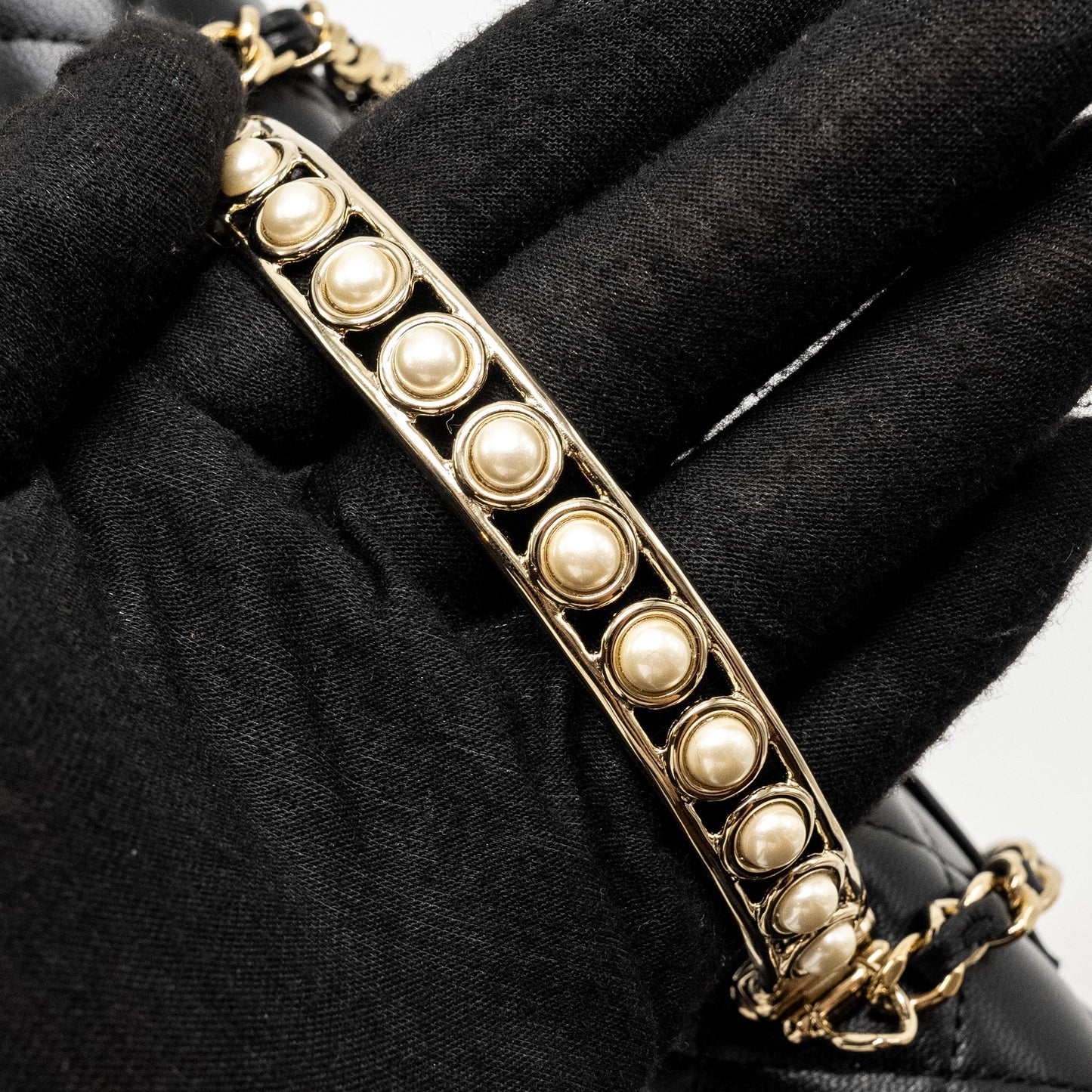 Chanel Pearl Detailed Top Handel Wallet On Chain Lambskin Black L (Microchip)
