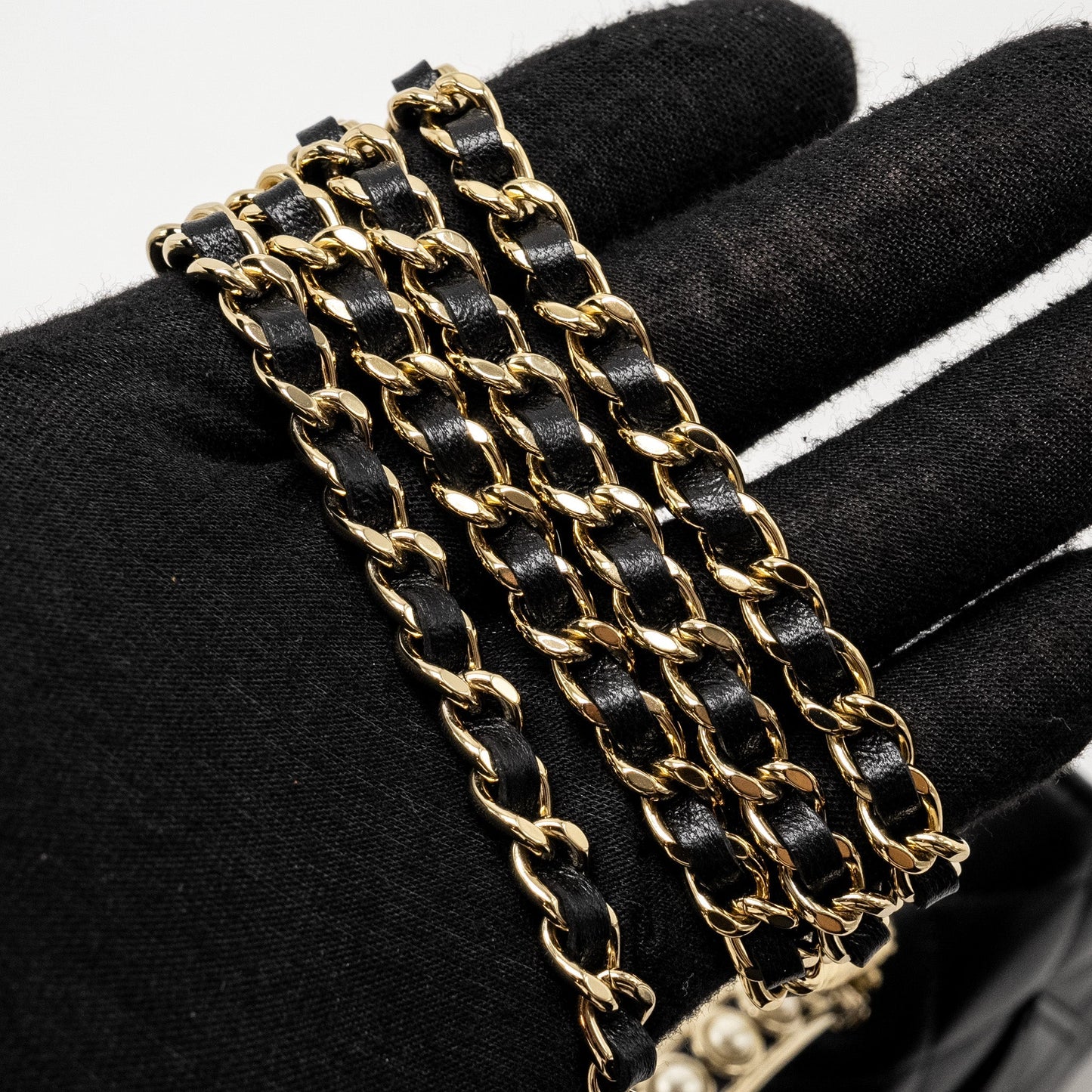 Chanel Pearl Detailed Top Handel Wallet On Chain Lambskin Black L (Microchip)