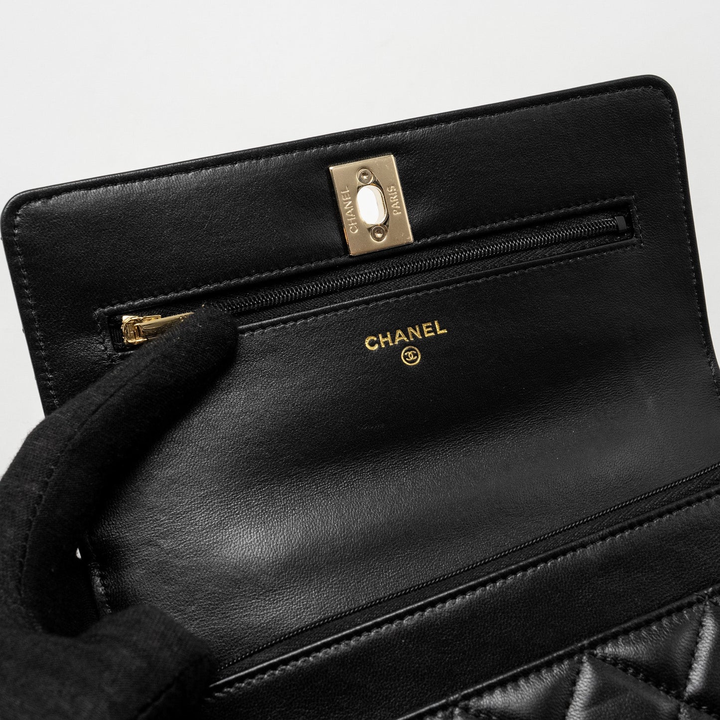 Chanel Pearl Detailed Top Handel Wallet On Chain Lambskin Black L (Microchip)