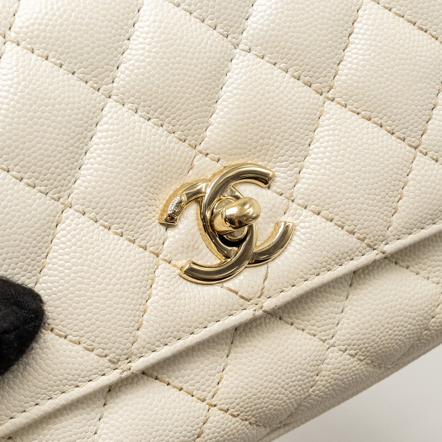 Chanel Mini Coco Handle Caviar White L (Microchip)