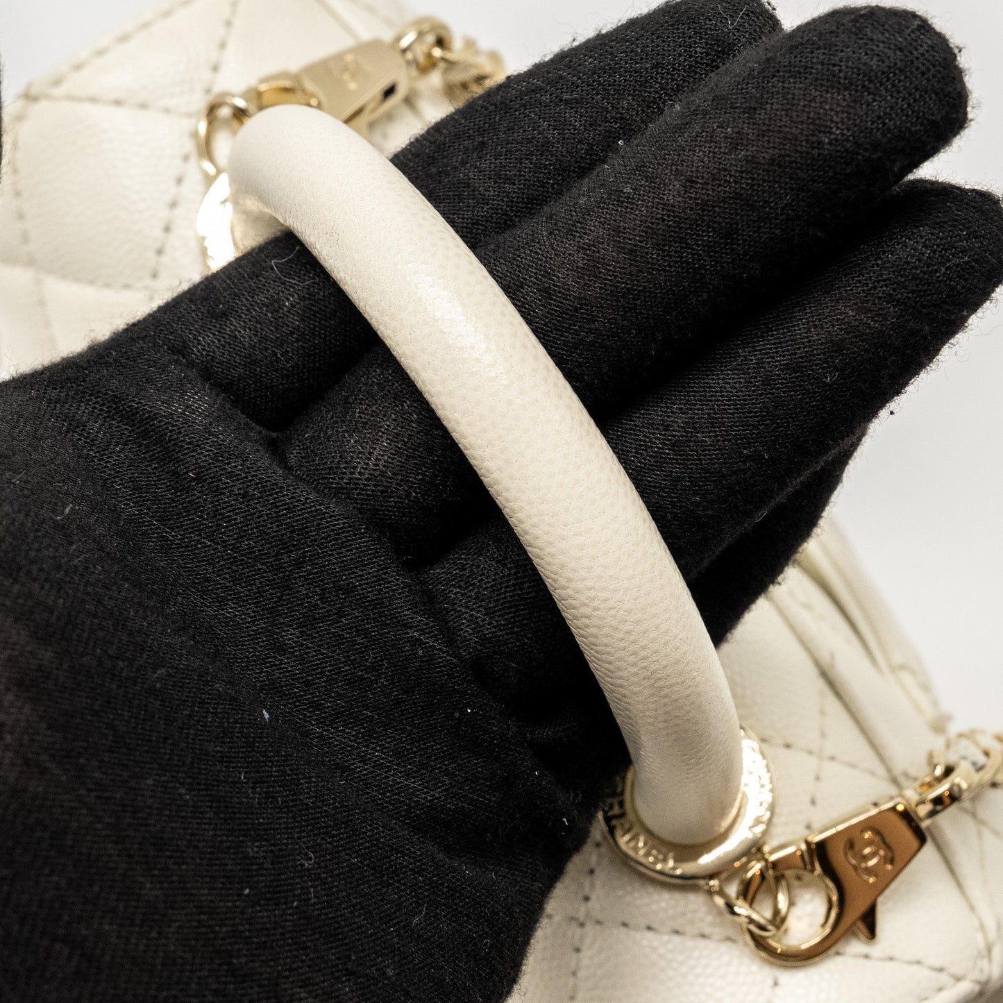 Chanel Mini Coco Handle Caviar White L (Microchip)