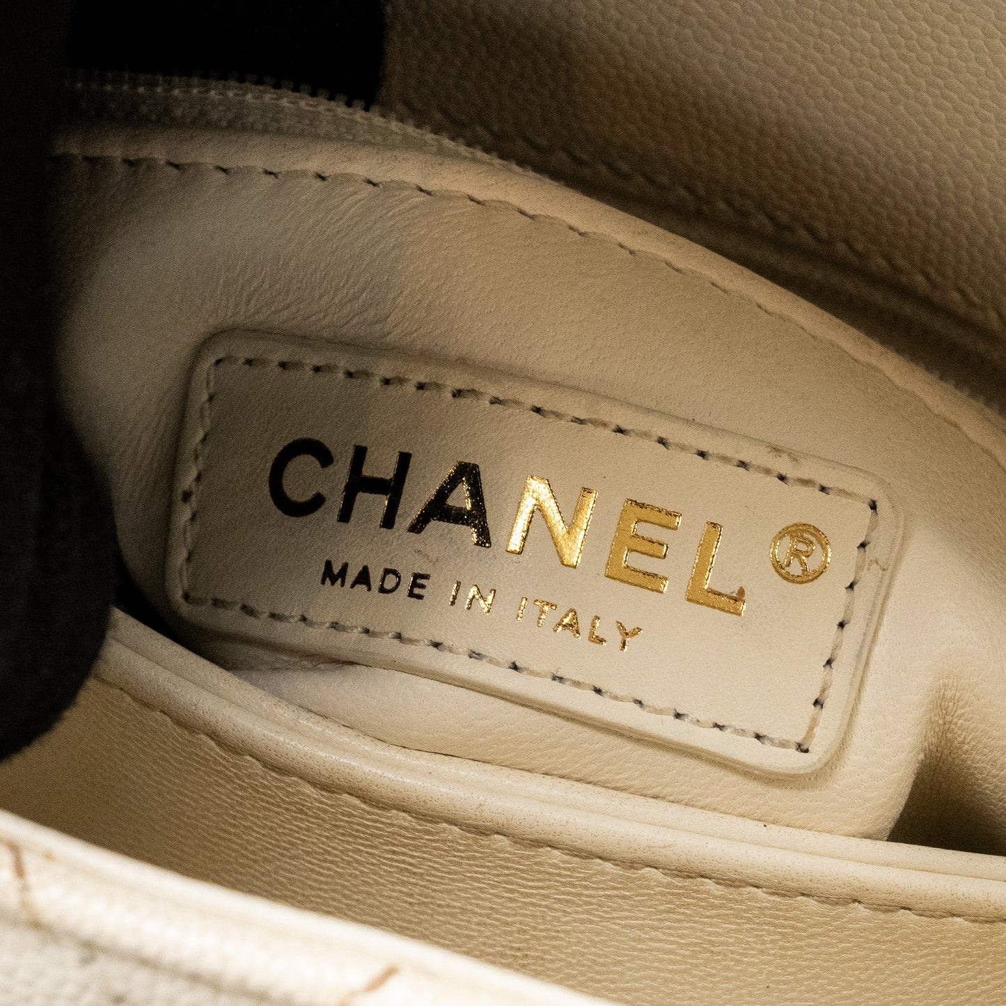 Chanel Mini Coco Handle Caviar White L (Microchip)