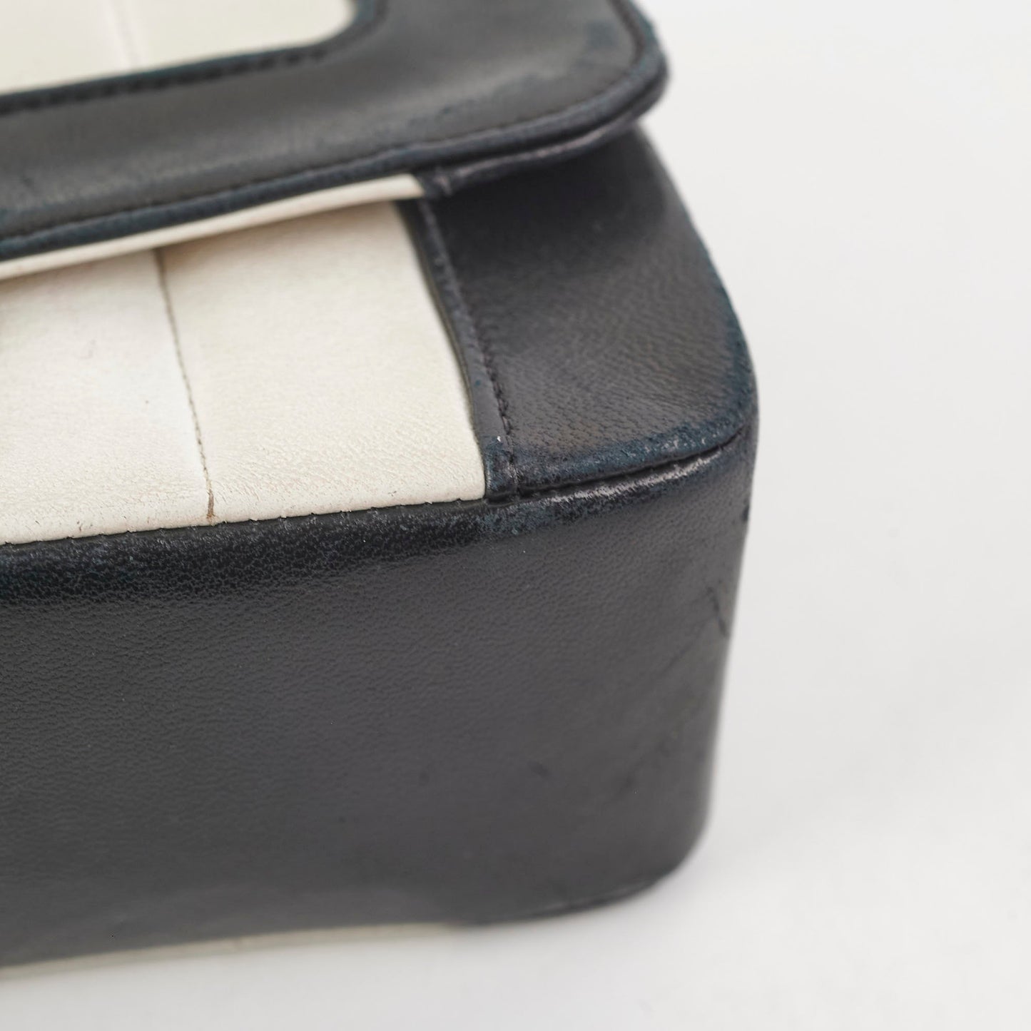 Chanel Seasonal Flap 23 Series Black/White