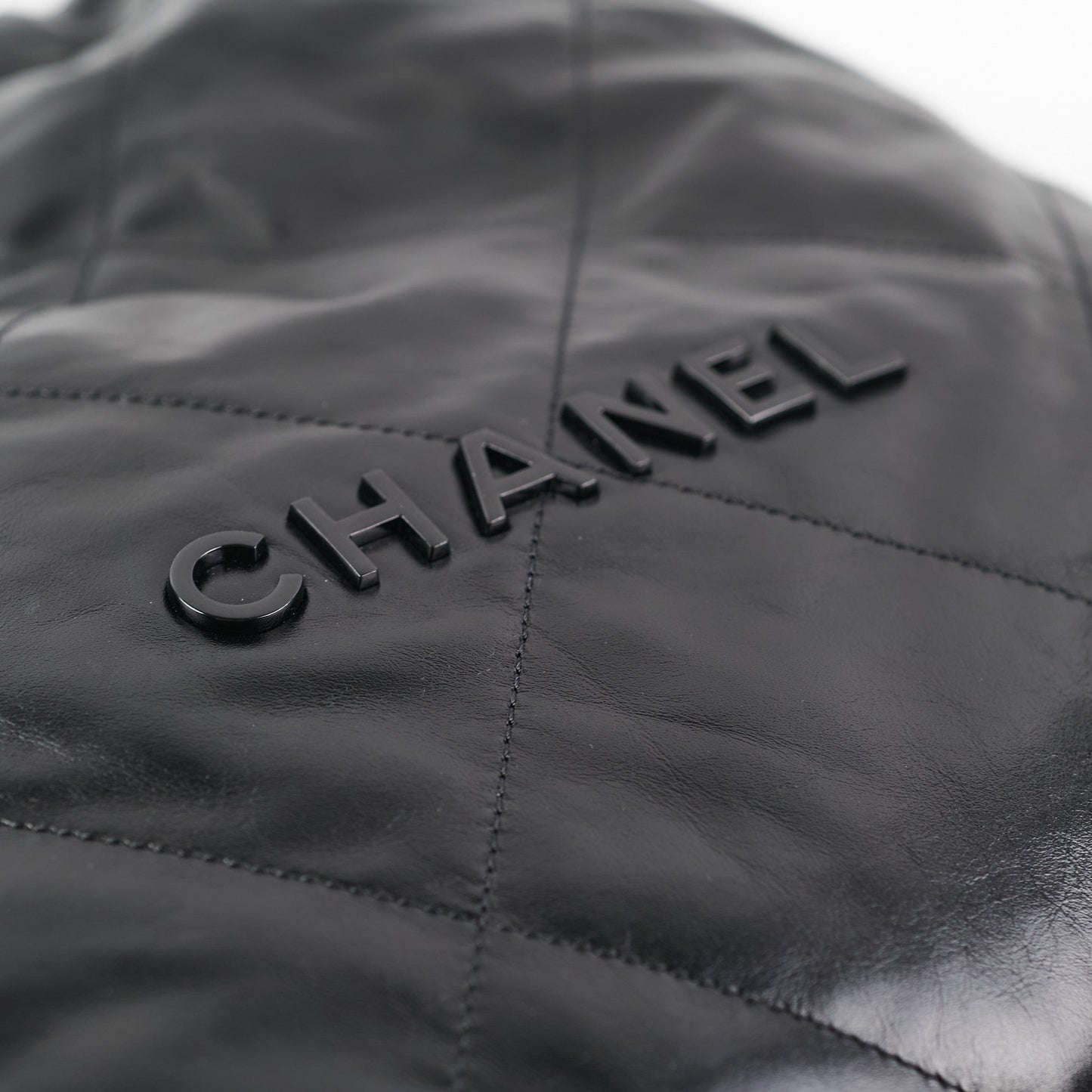 Chanel 22 Handbag Medium So Black (Microshipped)