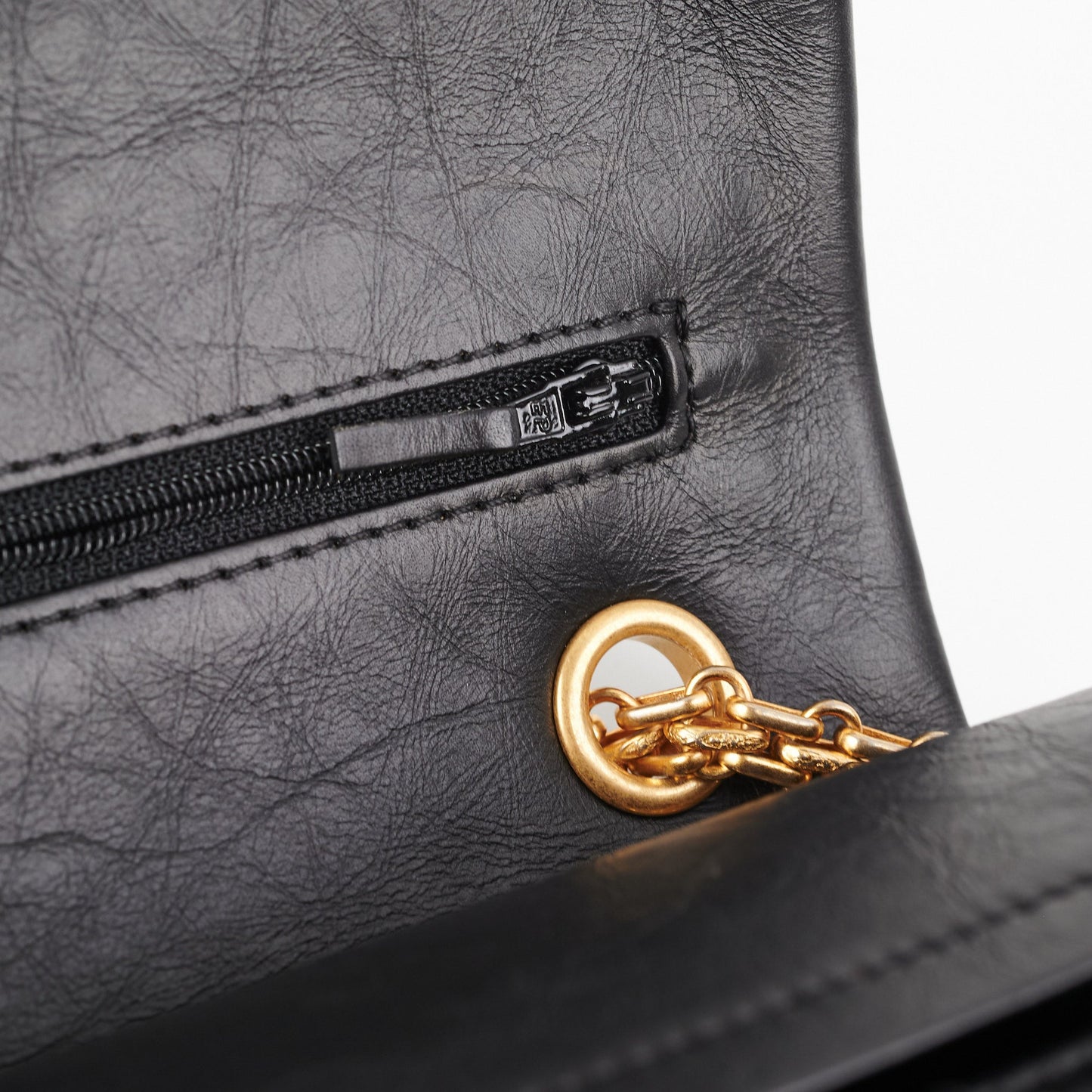 Chanel 2.55 226 Reissue Medium Black