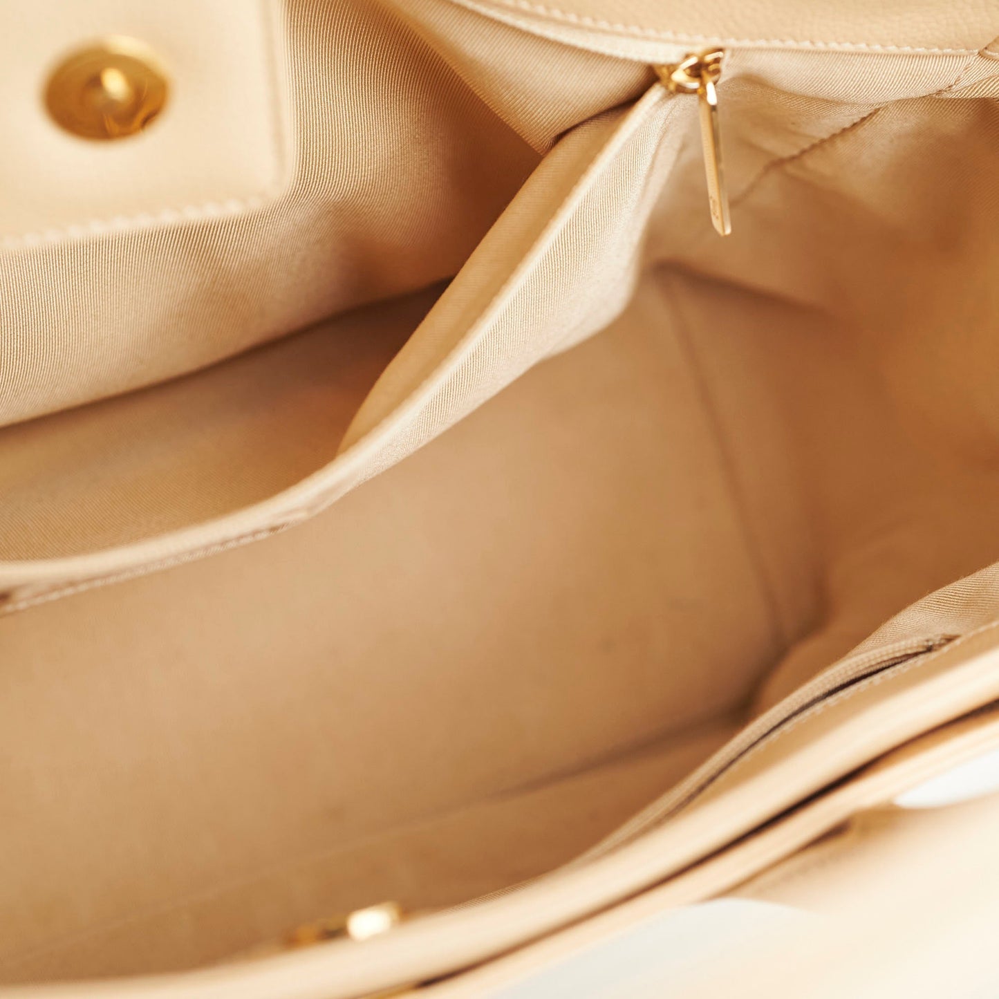 Chanel Caviar Cerf Tote Large Beige