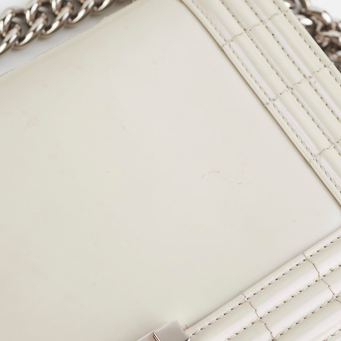 Chanel Boy Old Medium Iridiscent (Light grey)