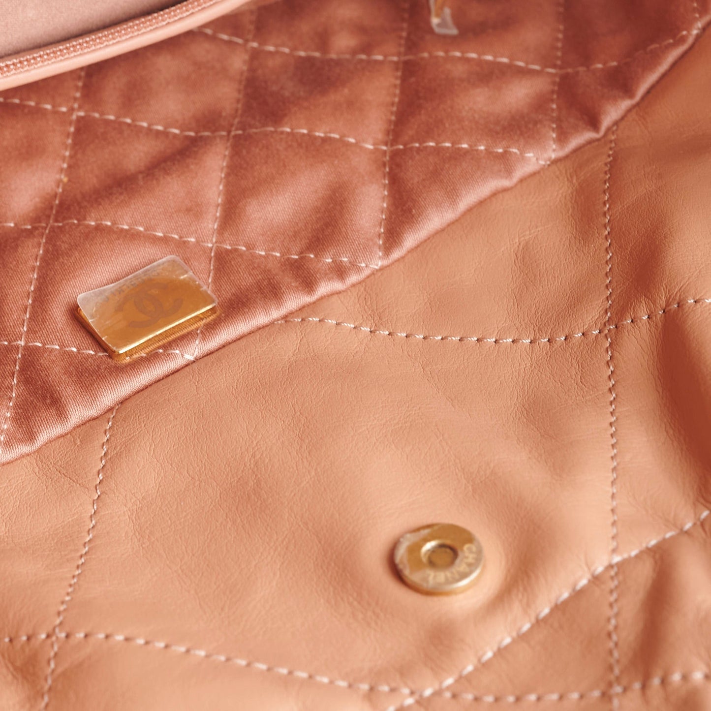 Chanel 22 Small Caramel