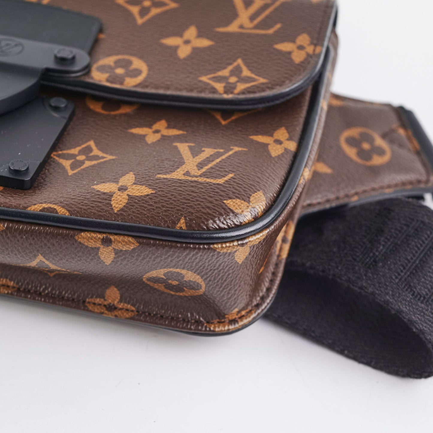 Louis Vuitton Monogram Canvas S Lock Bumbag