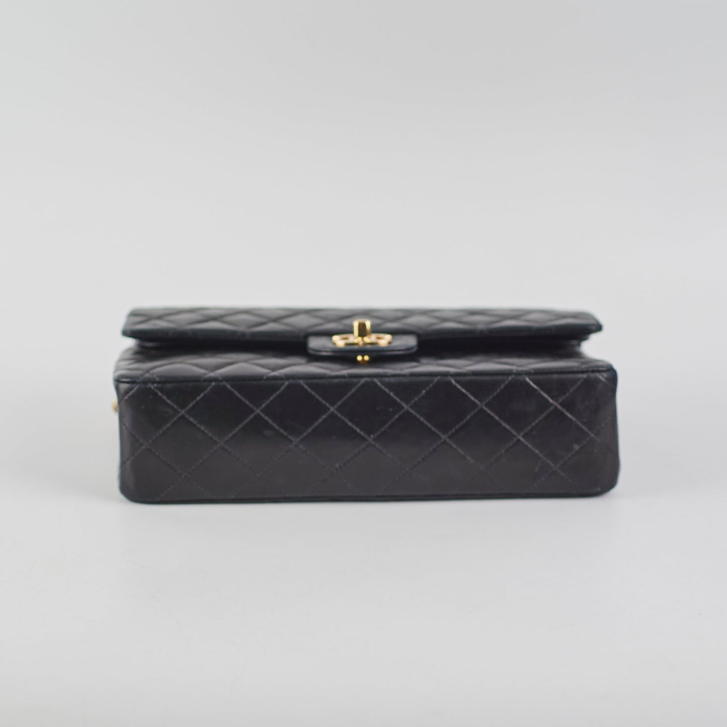 Chanel  Classic Flap M/L Lambskin Black - Series 7