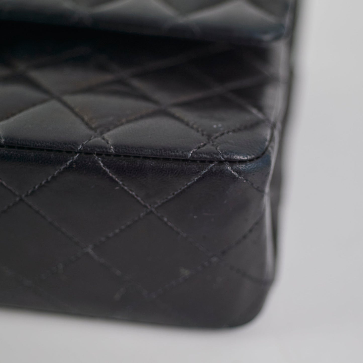 Chanel  Classic Flap M/L Lambskin Black - Series 7
