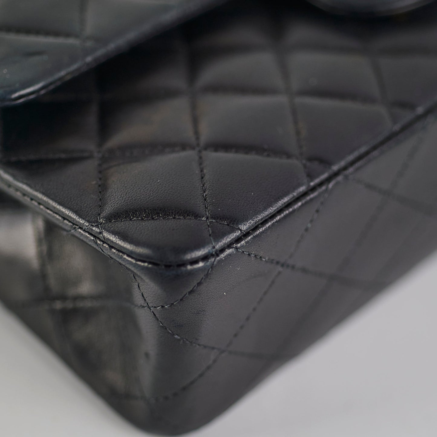 Chanel  Classic Flap M/L Lambskin Black - Series 7