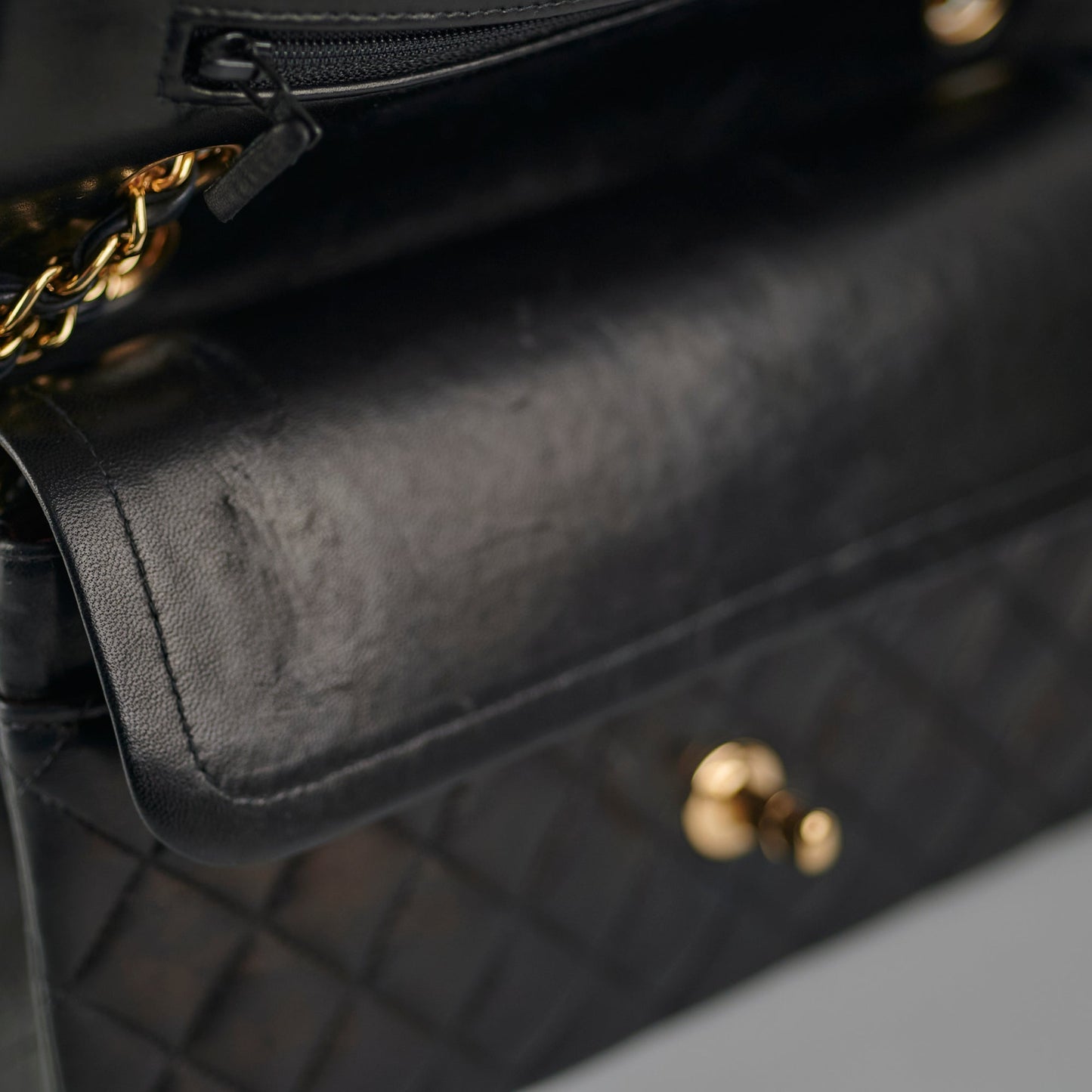 Chanel  Classic Flap M/L Lambskin Black - Series 7