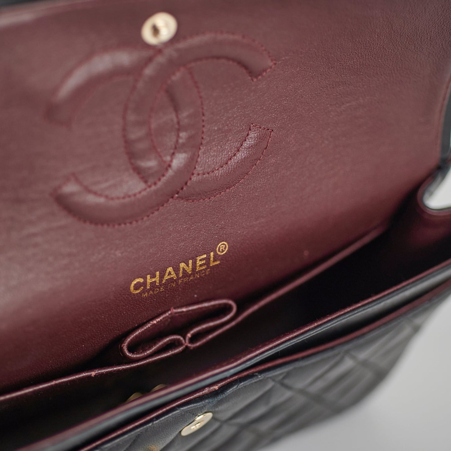 Chanel  Classic Flap M/L Lambskin Black - Series 7